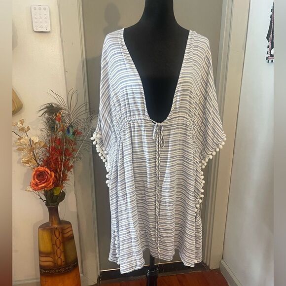 NWT. Crown.& ivy Swimsuit Cover Up size large - Picture 1 of 5